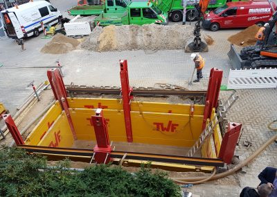 Unterflurcontainer Abfall, Baugrube ohne Streben, Außenliegende Gurtung